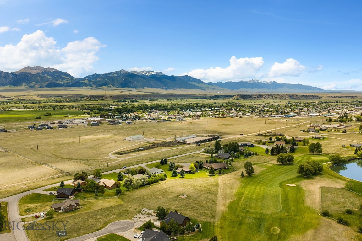 Valley Garden Golf Village - Residential
