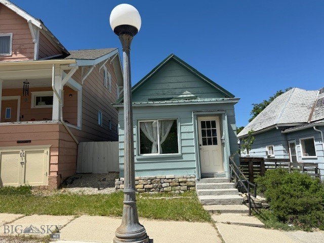 Charming & Versatile – Perfect for First-Time Buyers or Investors!

Welcome to 618 Alder St., a cozy and beautifully maintained shotgun style home with bathroom that packs a ton of personality and potential. Step inside through the inviting enclosed front porch, a perfect spot for your morning coffee or a quiet reading nook.

The living room serves as the heart of the home, featuring beautiful accent paneling that brings warmth and character to the space. Move into the modern-style kitchen, fully equipped with a gas range and plenty of counter space and cabinets for the home chef.

Outside, you will find a comfortable back yard ready for summer BBQs, gardening, or simply relaxing in the fresh air. Whether you are a first-time buyer looking for an affordable place to call your own, or an investor seeking a turnkey, high-potential rental property, this gem is a must-see!