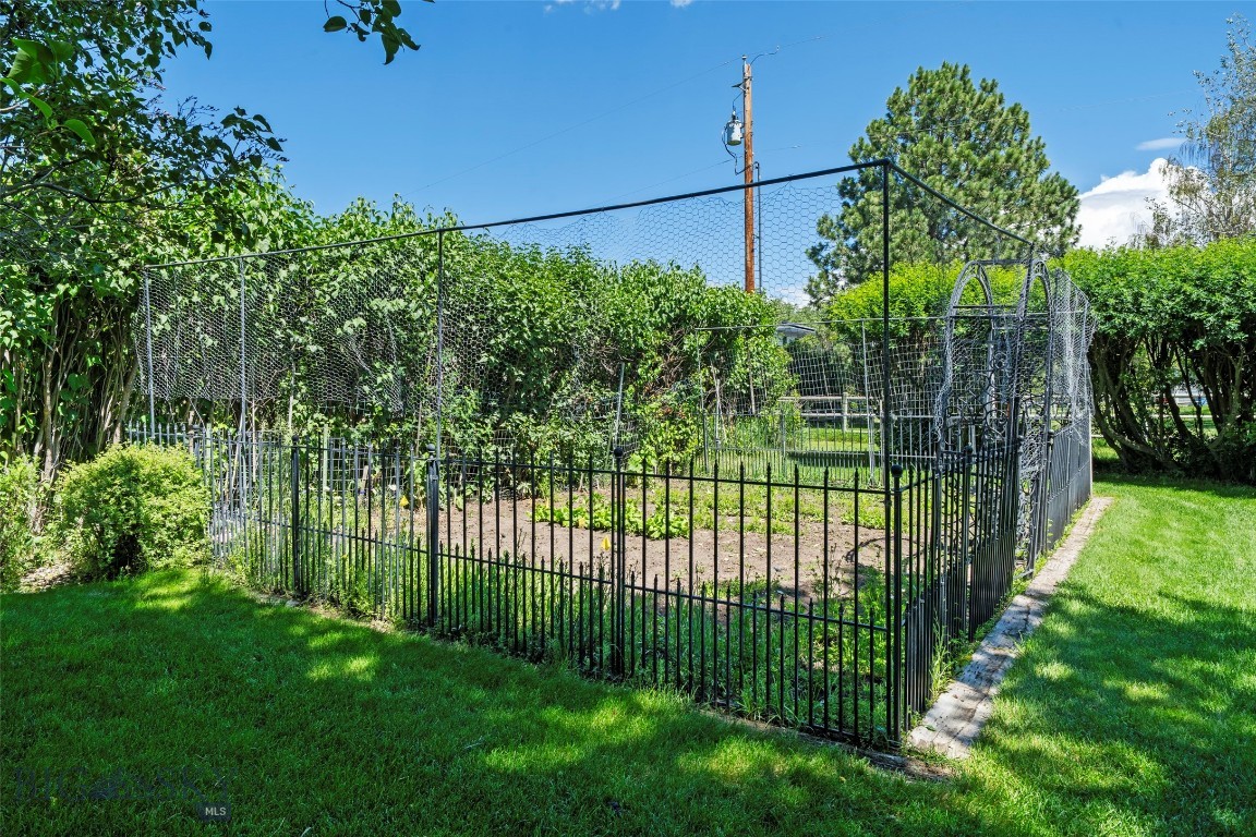 Sour Dough Creek Properties - Residential