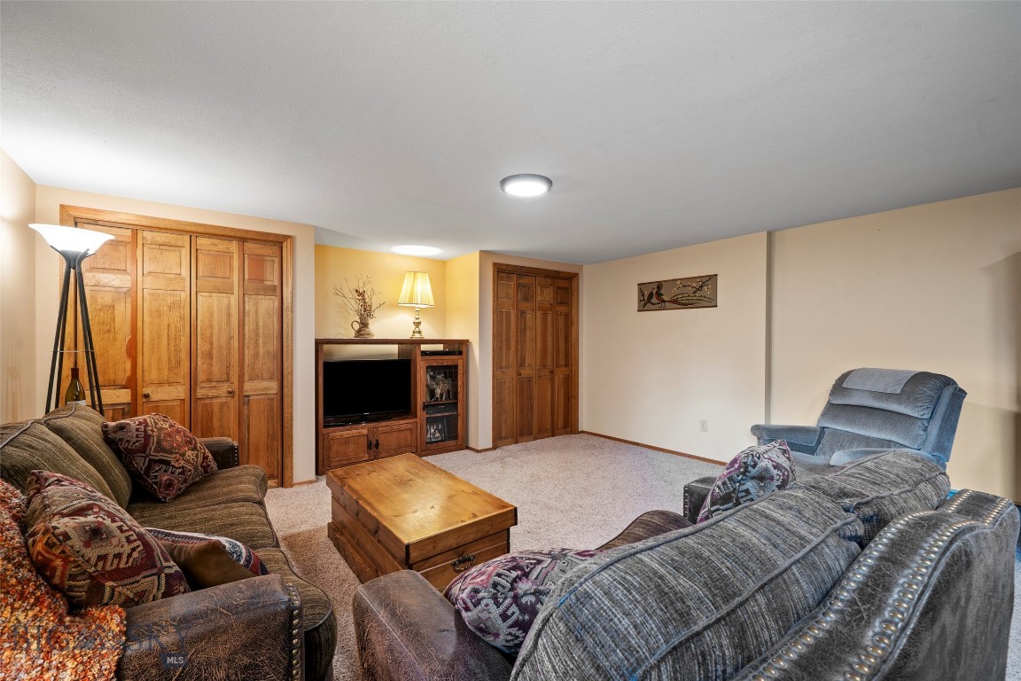 Sour Dough Creek Properties - Residential