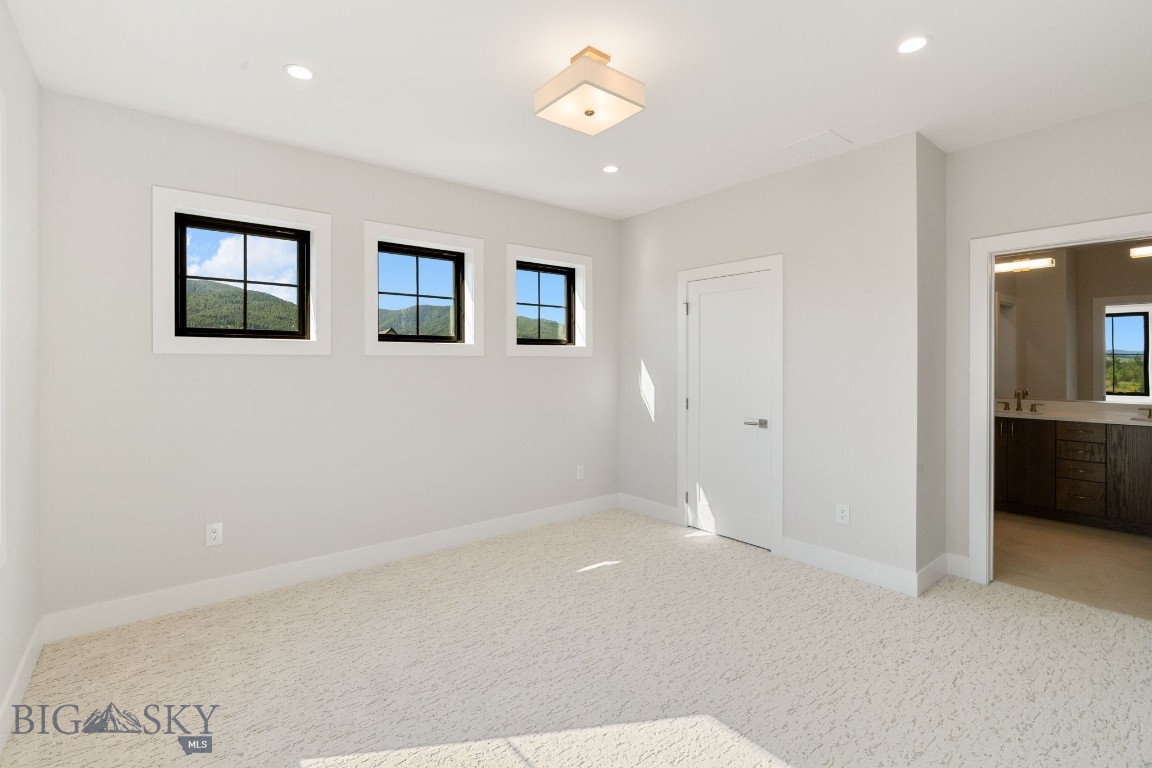 Home 40 - Residential