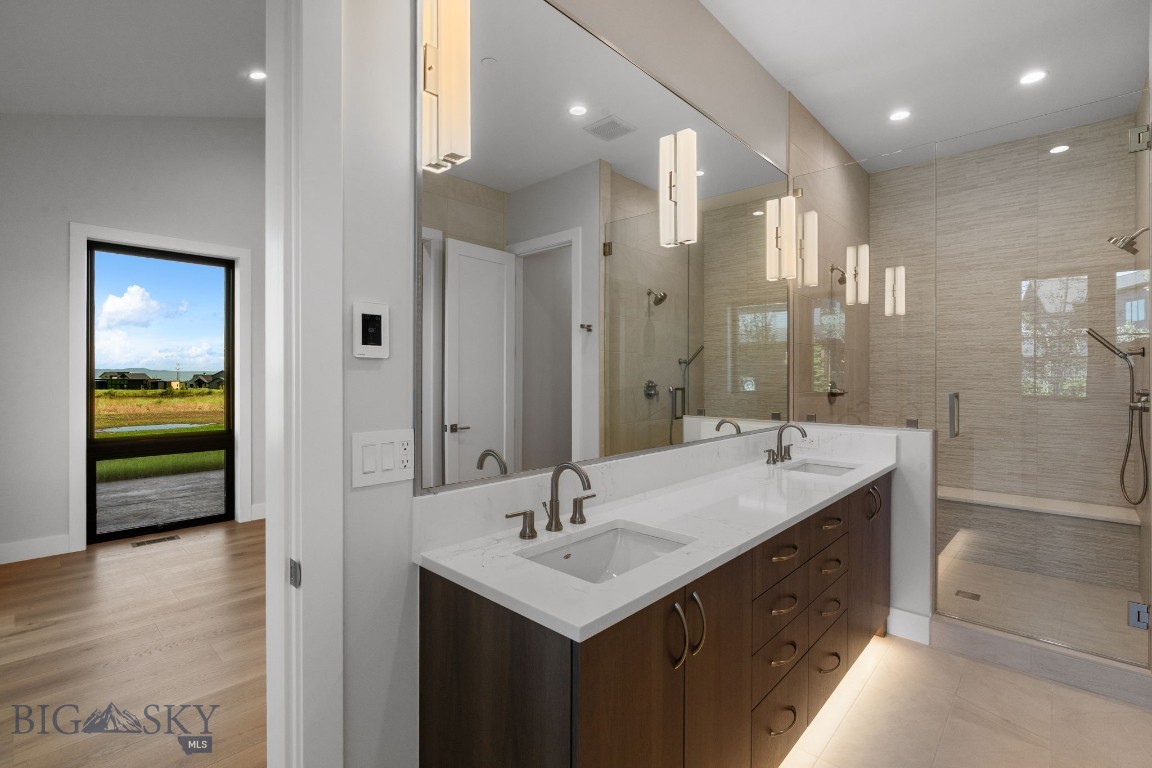 Home 40 - Residential