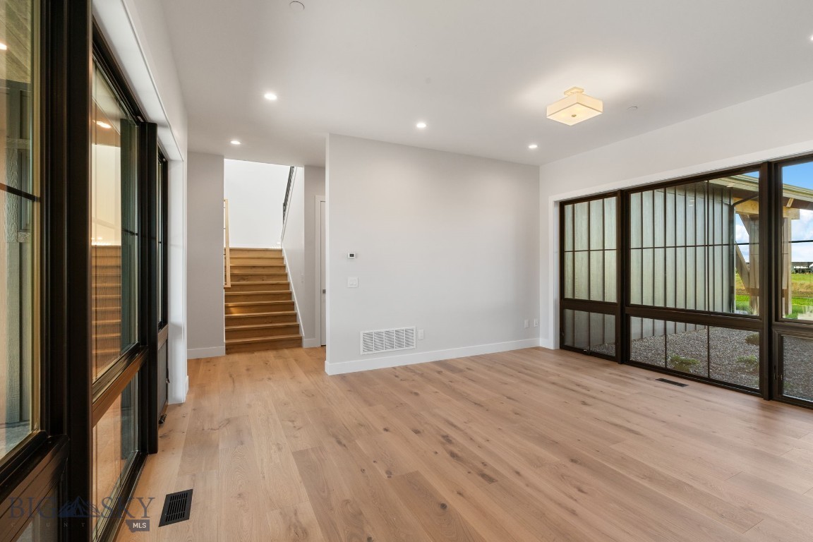 Home 40 - Residential