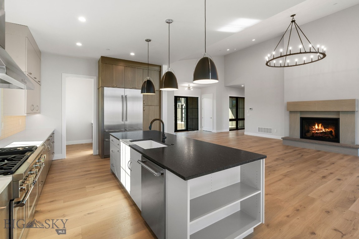 Home 40 - Residential