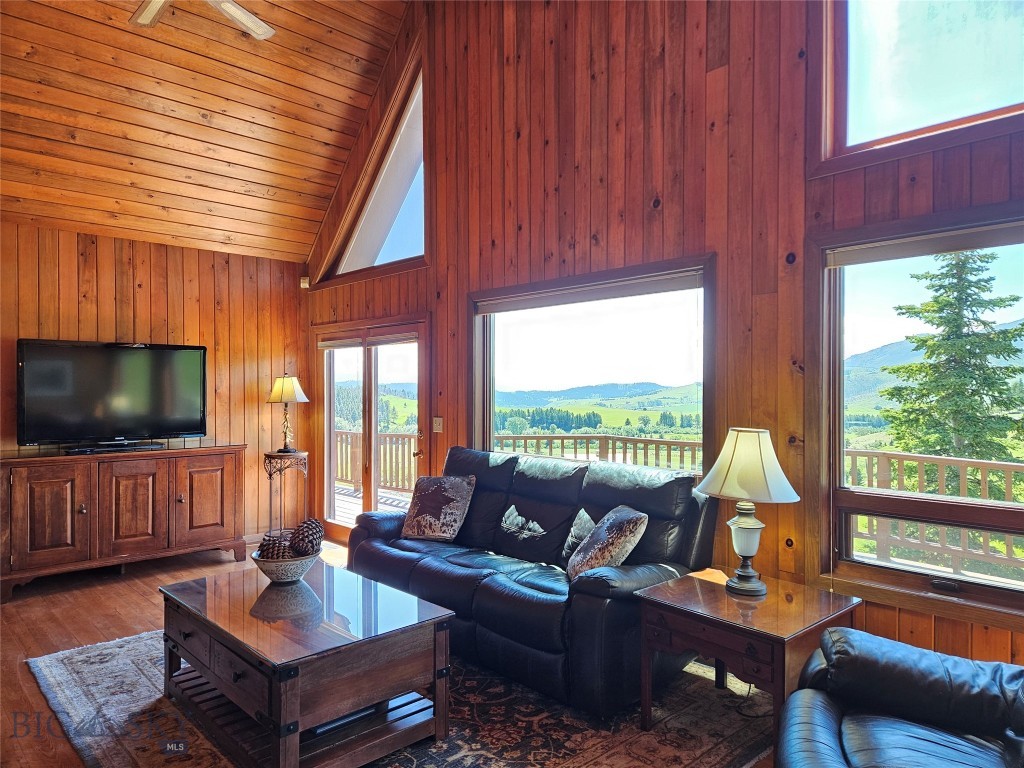 Lazy Y - Residential