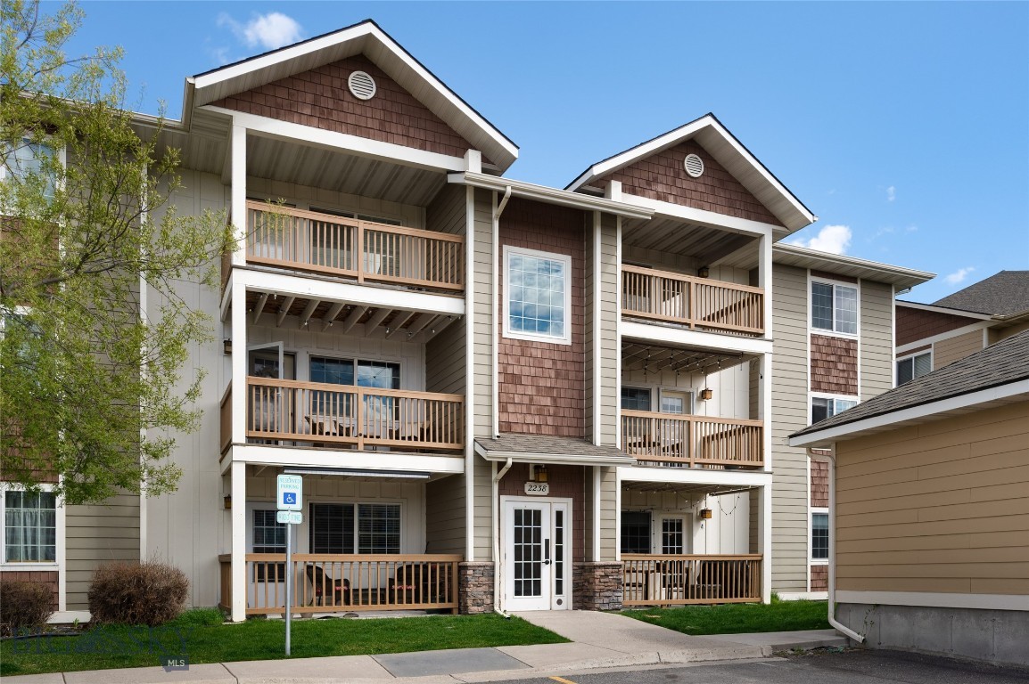 Welcome to this top-floor 2-bedroom, 2-bathroom condo in the well-established Baxter Springs Condo community. Perched on the upper level, this unit captures southern and western views, filling the space with natural light and offering a comfortable, elevated living experience. Built in 2007, the association is known for being well-managed and thoughtfully maintained, providing peace of mind for owners and a sense of long-term stability. The functional layout offers both privacy and flow, ideal for everyday living or as a low-maintenance investment. This unit includes a single detached garage with one designated parking space. Located in a highly desirable area, you’ll enjoy close proximity to shopping, dining, parks, and everything Bozeman has to offer, making this an ideal option for those seeking both comfort and convenience.