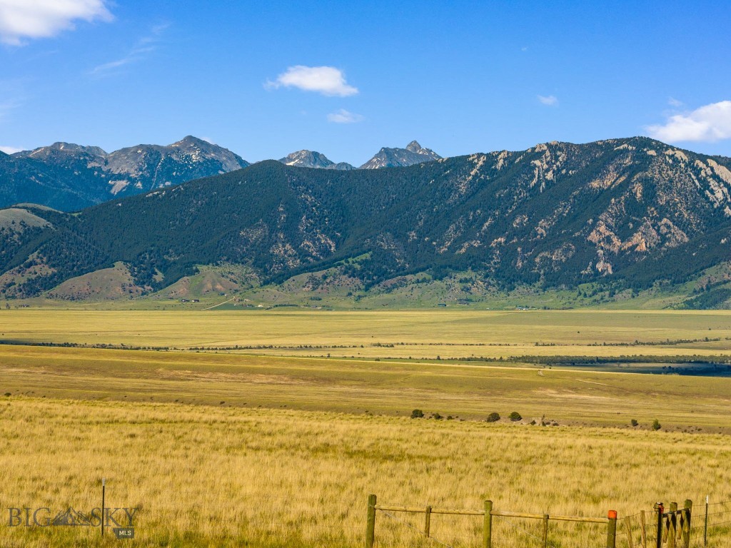 Pronghorn Meadows - Land