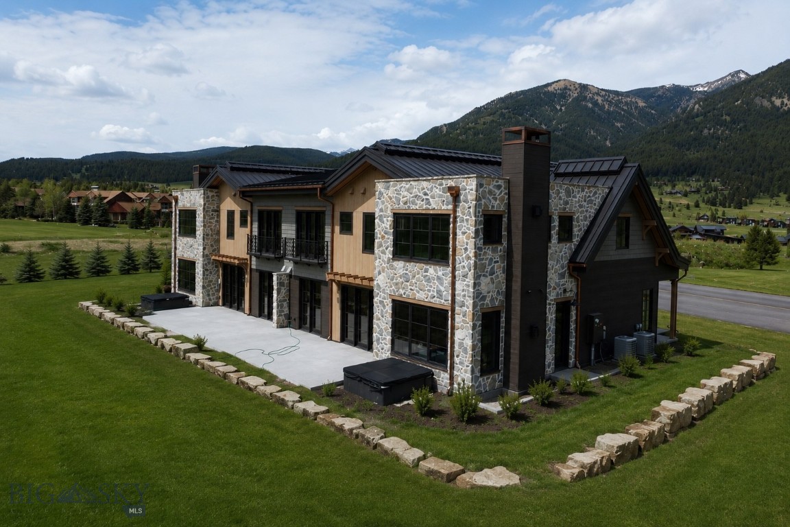 Yellowtail Residences Condominiums - Residential