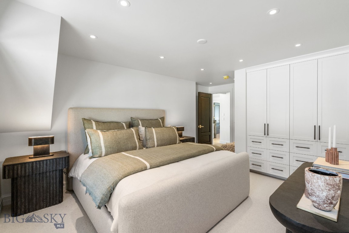 Yellowtail Residences Condominiums - Residential