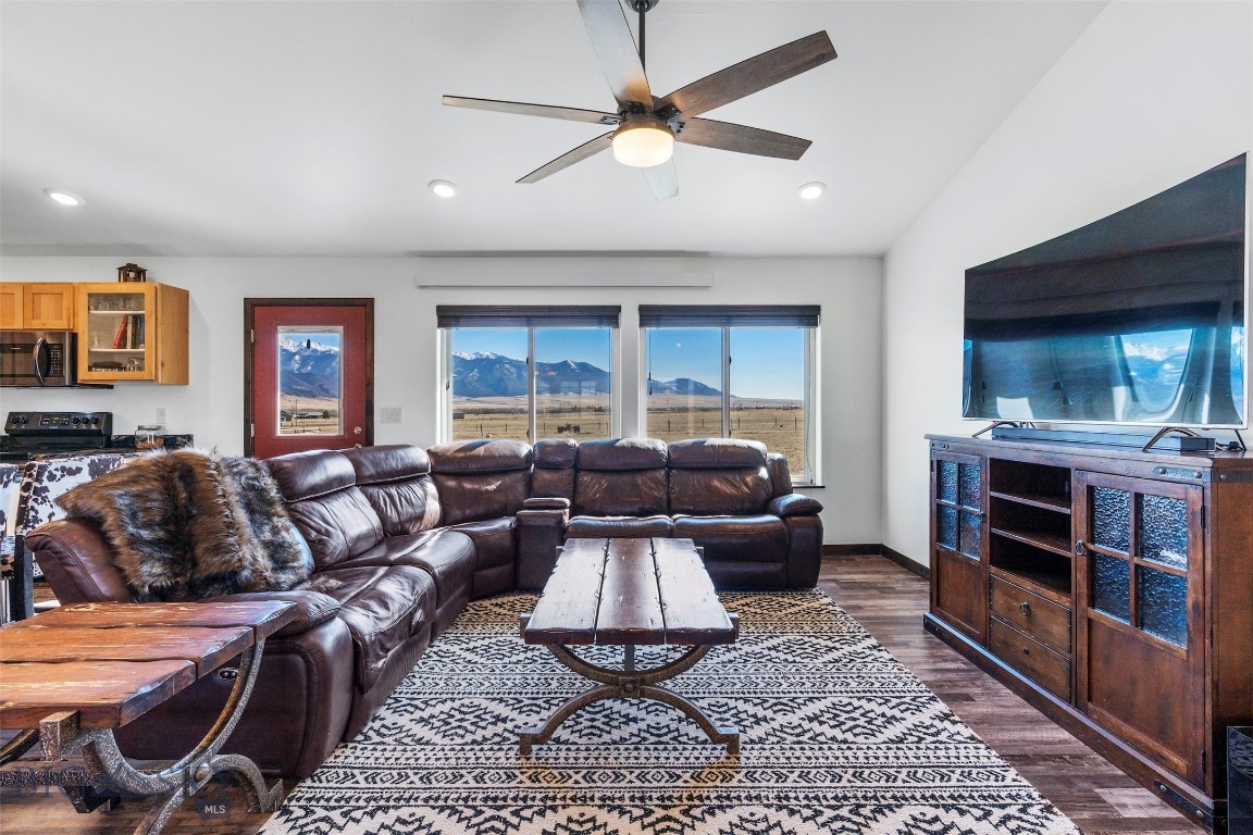 Valley Meadows - Whitehall - Residential