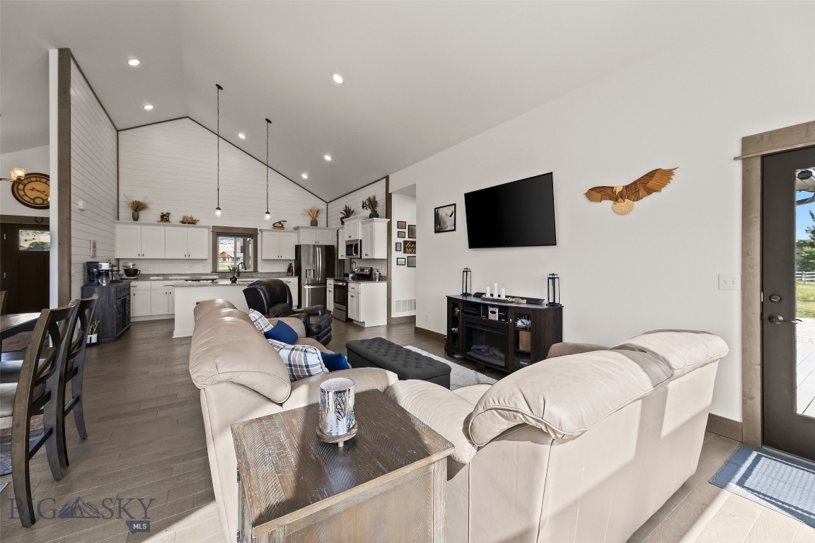 Sky View in Ennis - Residential