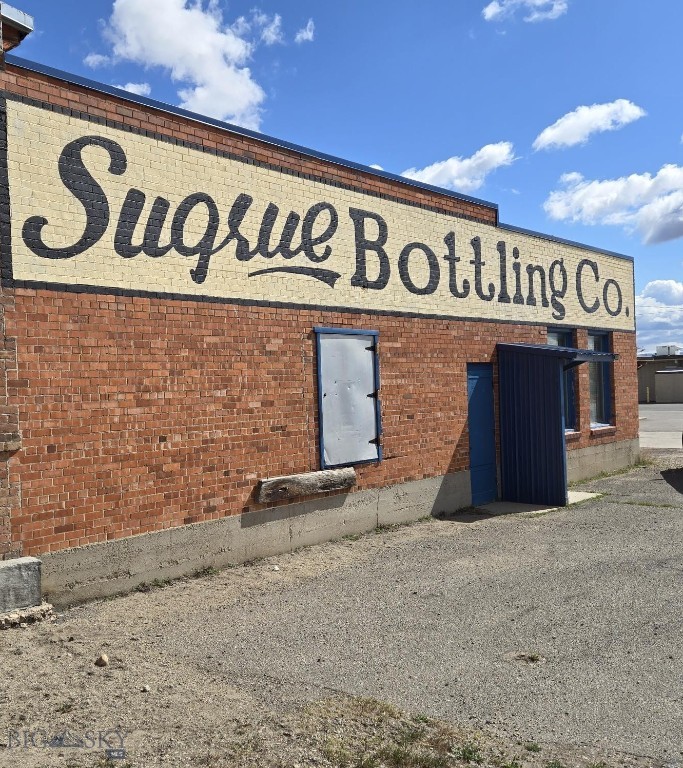 LOCATION, LOCATION, LOCATION!!!!
Here is your chance to own a piece of Anaconda History along with a prime location for your business venture.
1210 East Park was once the home of the Anaconda Brewing Company in the late 1930s, later becoming the Sugrue Bottling Company and eventually part of the Harrington Pepsi Company.  The warehouse is mostly wide open, lending itself to multiple uses.  There is office space as well as a rest room and parking in the back if needed!!
Contact your favorite Realtor for a showing today!!