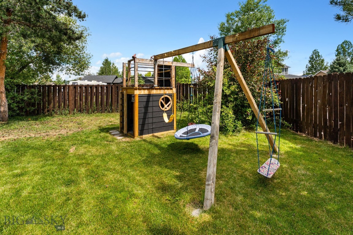 Four Dot Meadows - Residential