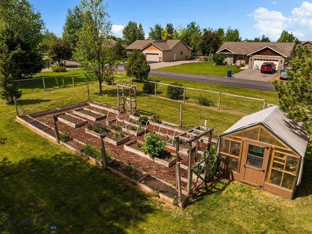Four Dot Meadows - Residential