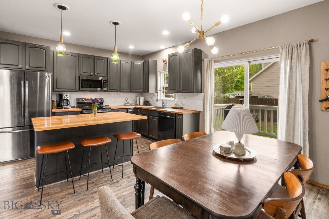 Four Dot Meadows - Residential