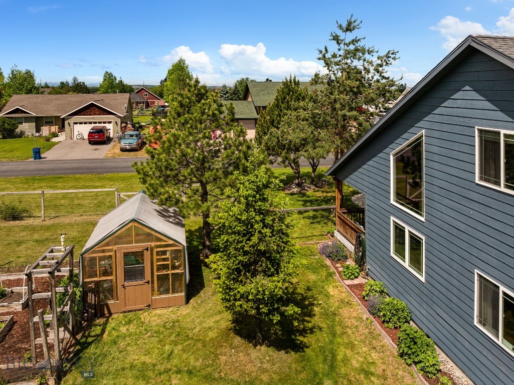 Four Dot Meadows - Residential