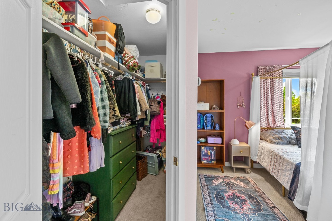 Four Dot Meadows - Residential