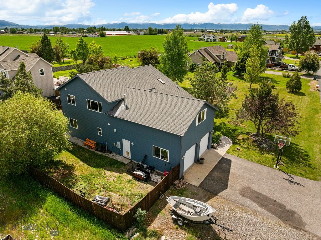 Four Dot Meadows - Residential