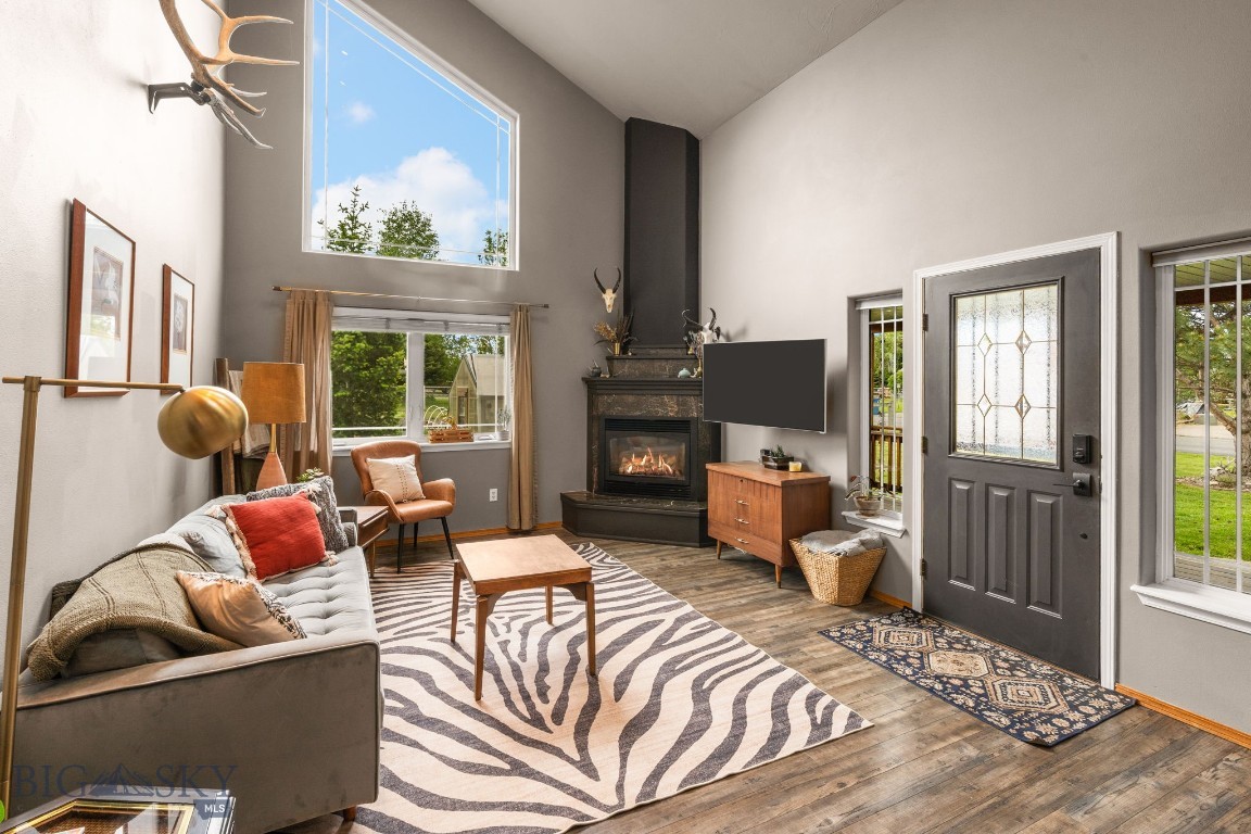 Four Dot Meadows - Residential