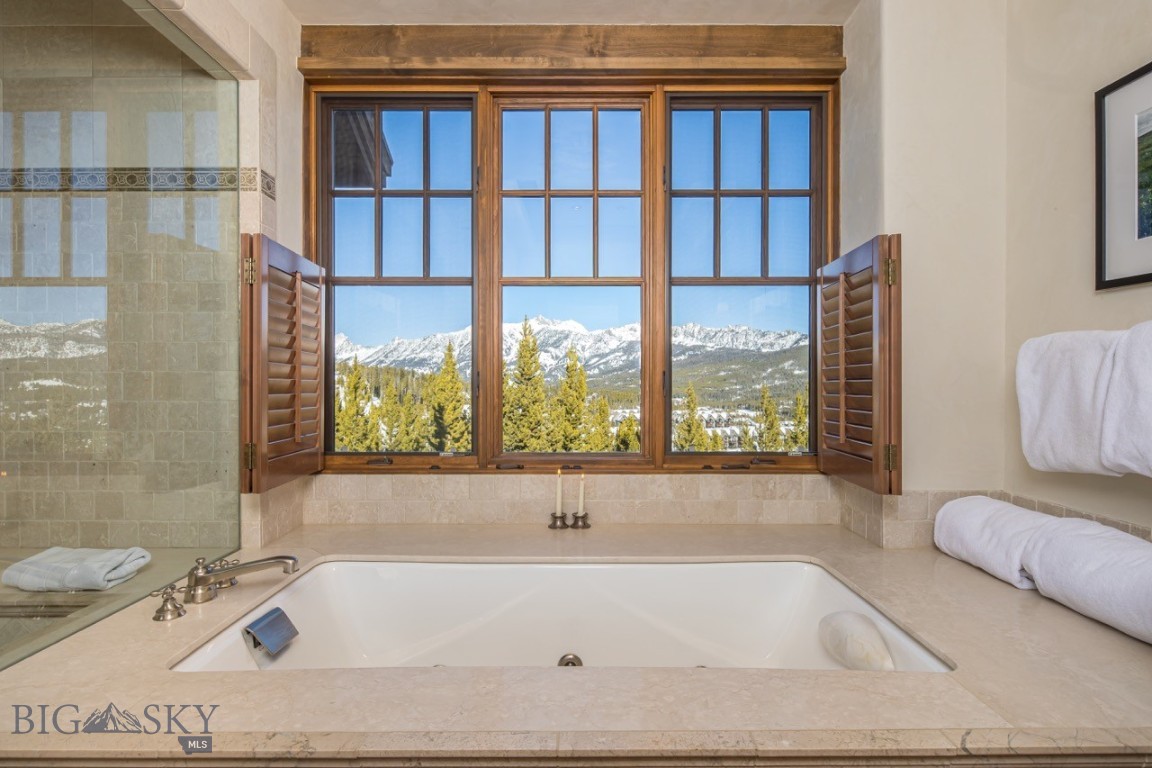 Diamond Hitch Of Ski Moonlight - Residential