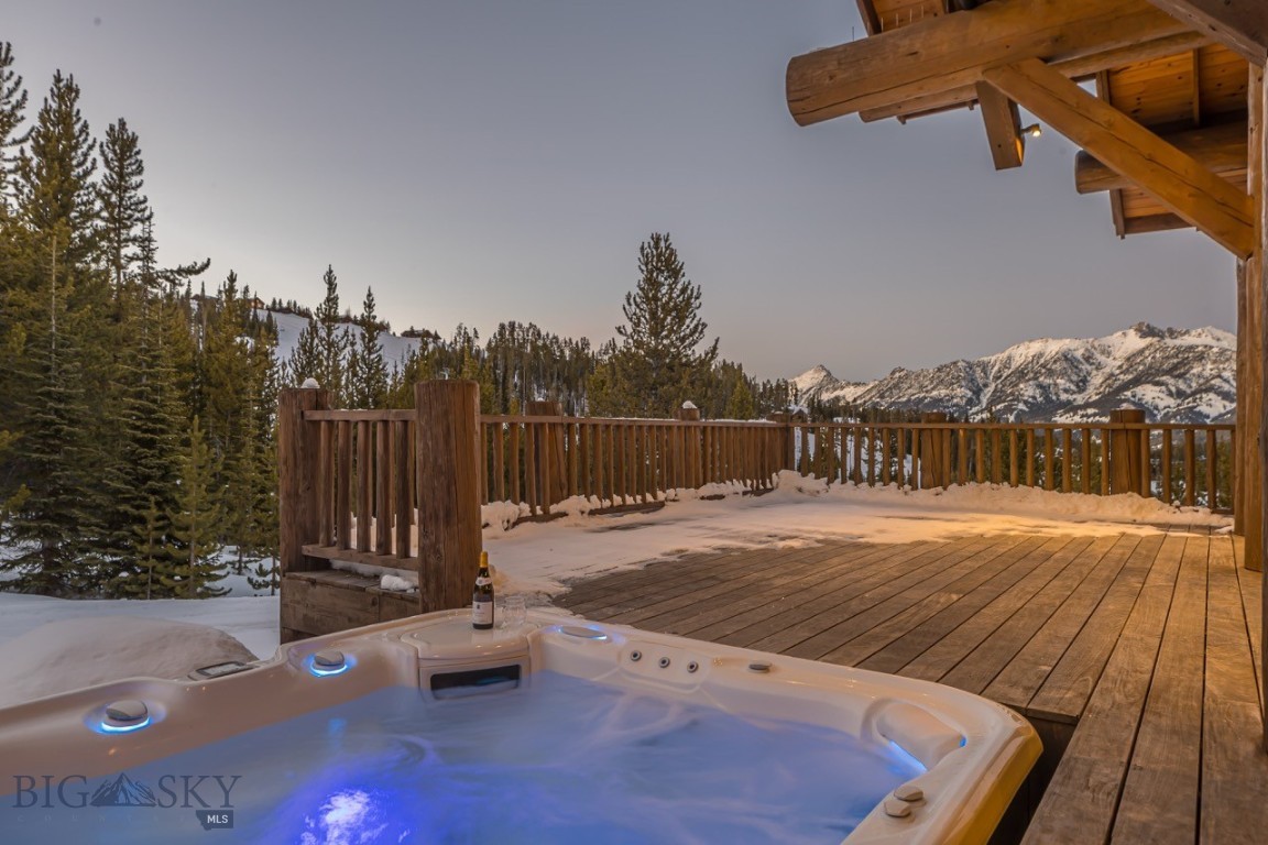 Diamond Hitch Of Ski Moonlight - Residential