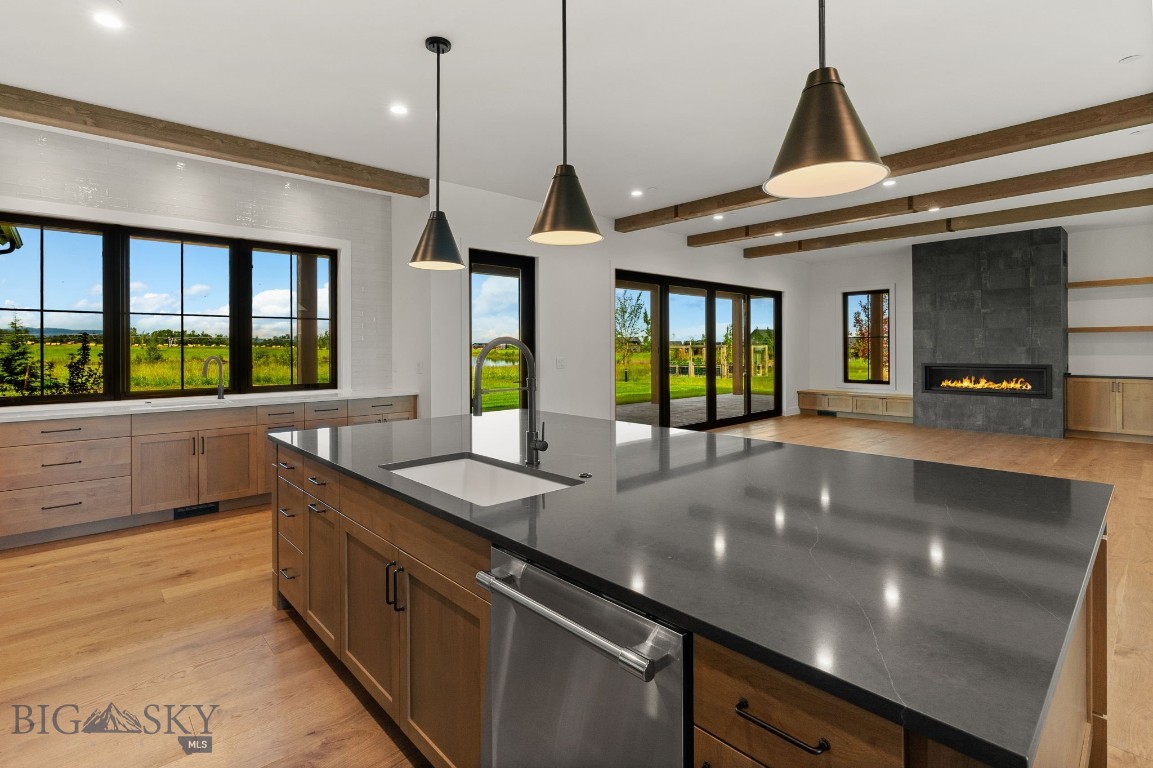 Home 40 - Residential