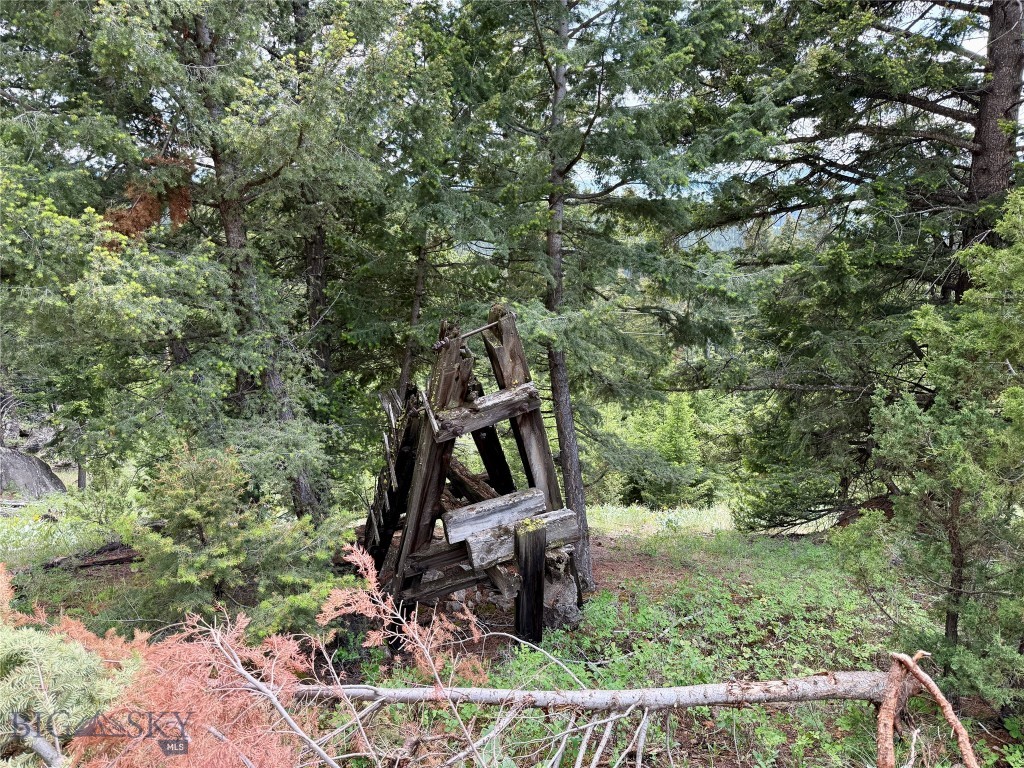 mining claim - Land