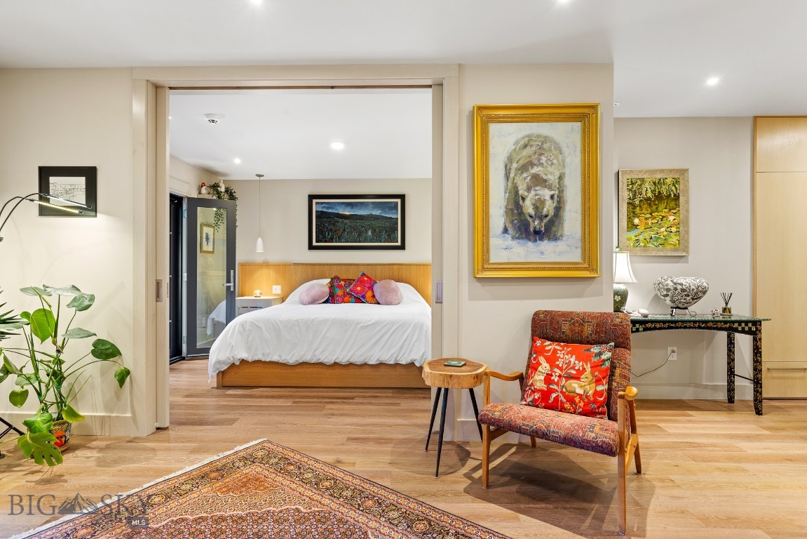 Dahlinger Court Condo - Residential