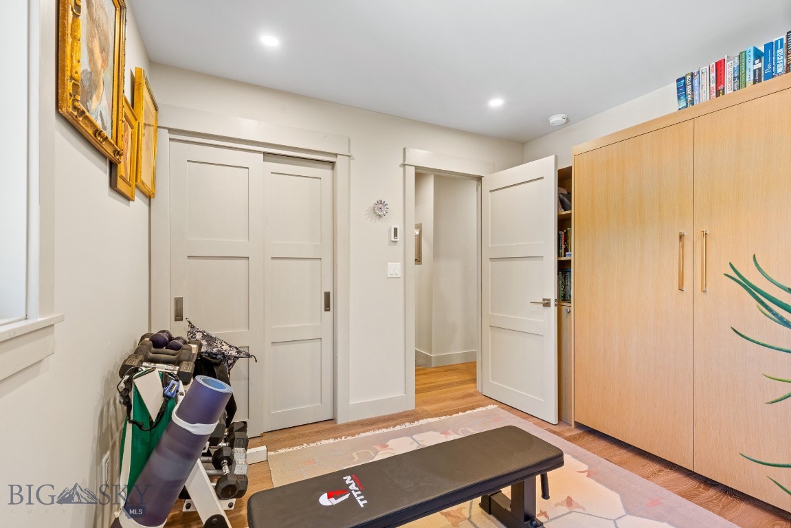 Dahlinger Court Condo - Residential