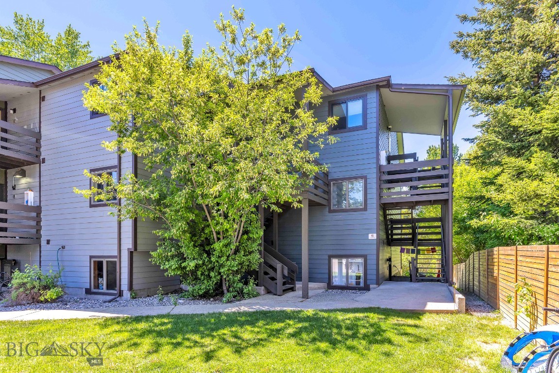 Dahlinger Court Condo - Residential
