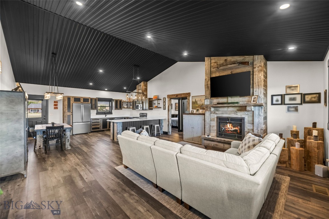 Sky View in Ennis - Residential