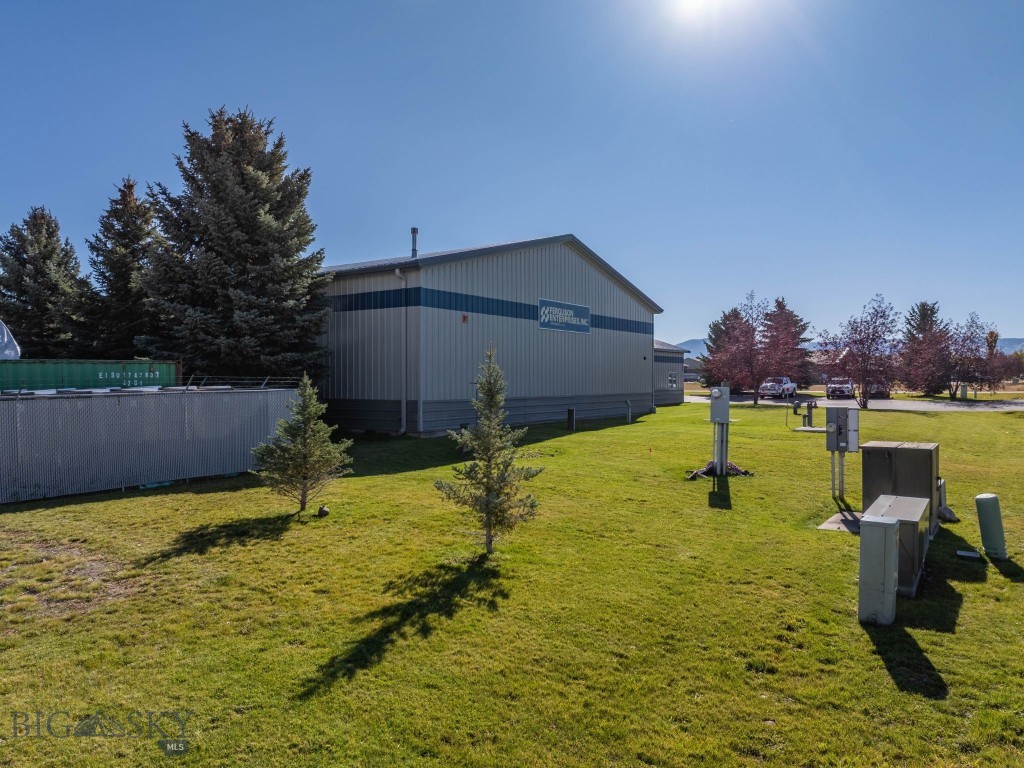 Shedhorn - Commercial Lease