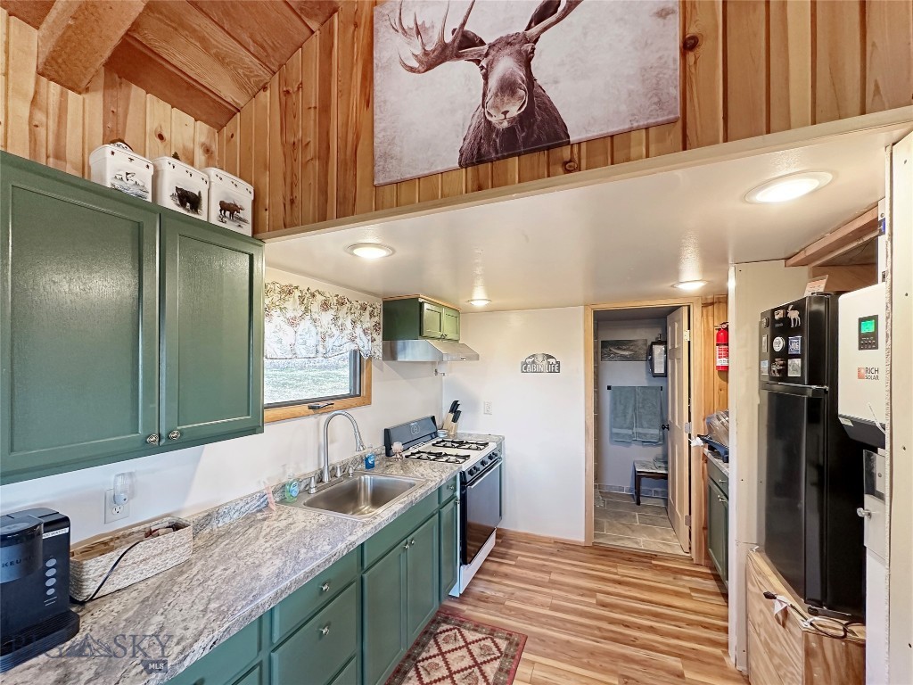 Shining Mountain Unit III - Residential