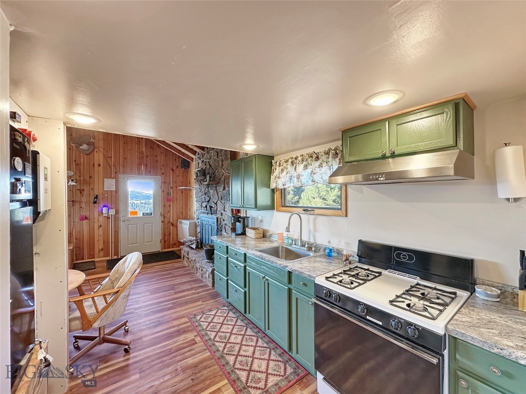 Shining Mountain Unit III - Residential