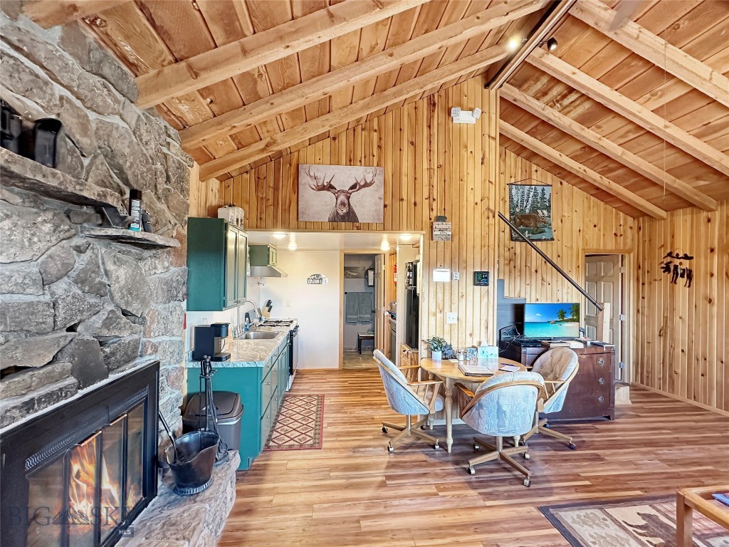 Shining Mountain Unit III - Residential