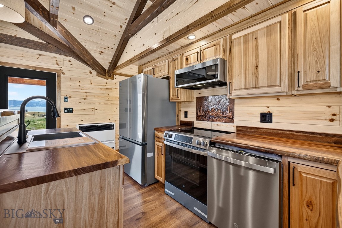 Shining Mountain Unit I - Residential