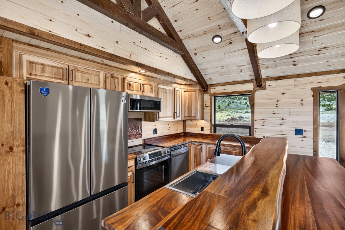 Shining Mountain Unit I - Residential