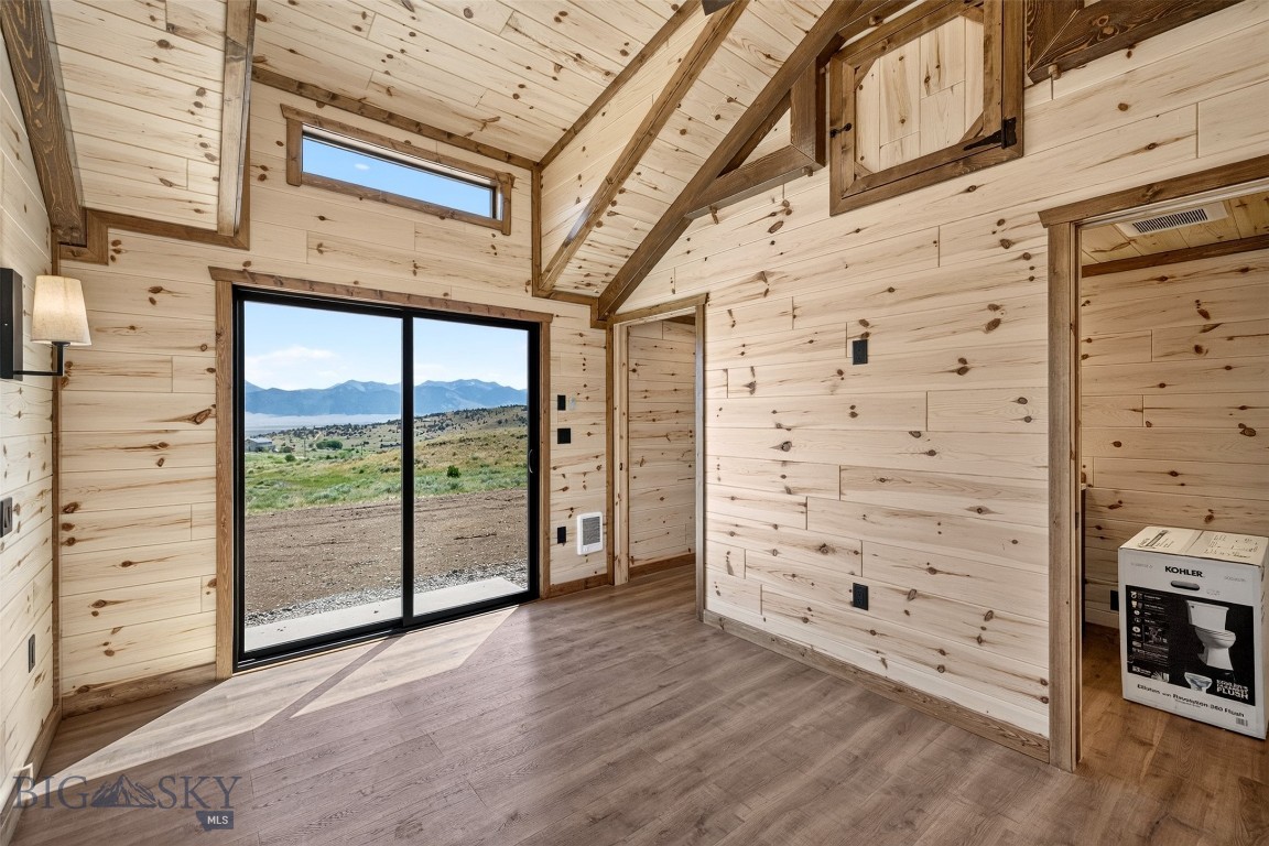 Shining Mountain Unit I - Residential