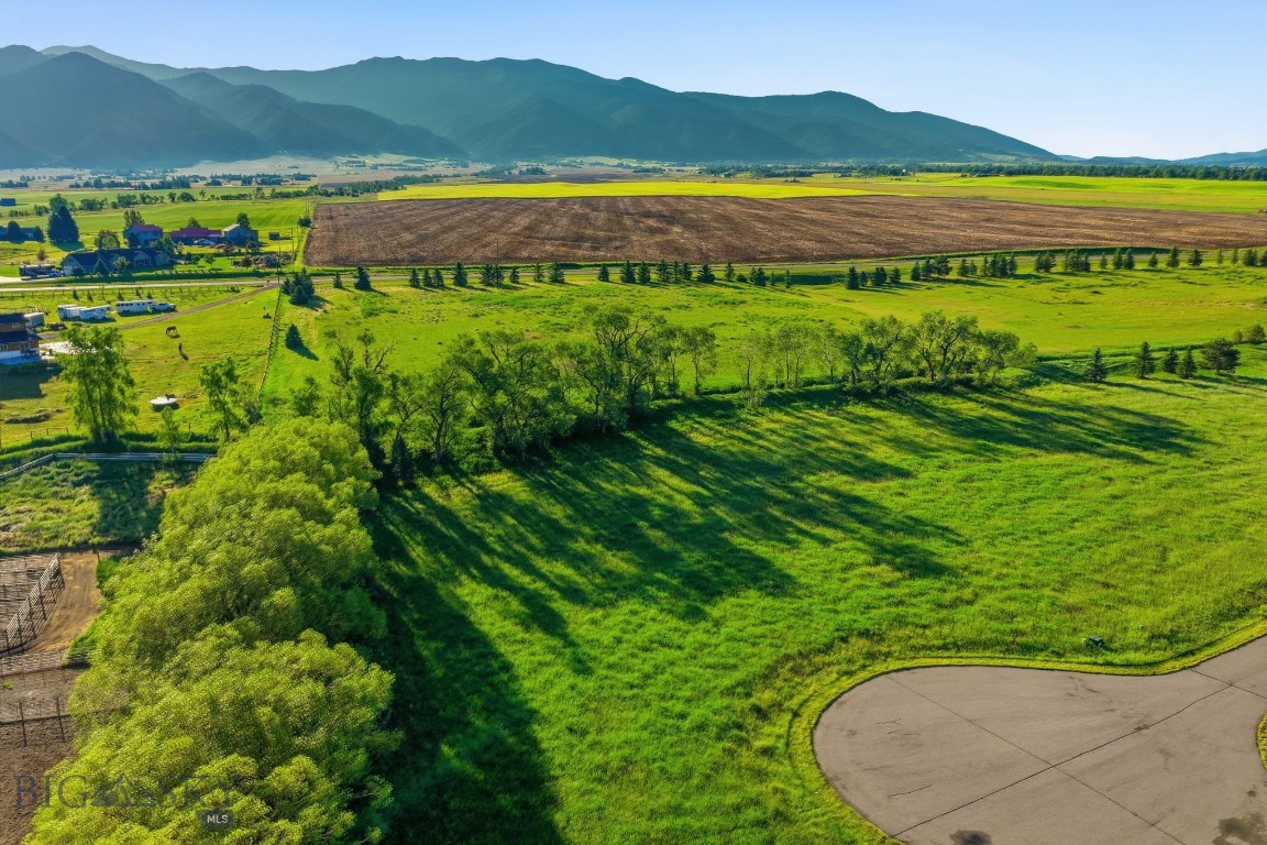 Bridger Lake Meadows - Land