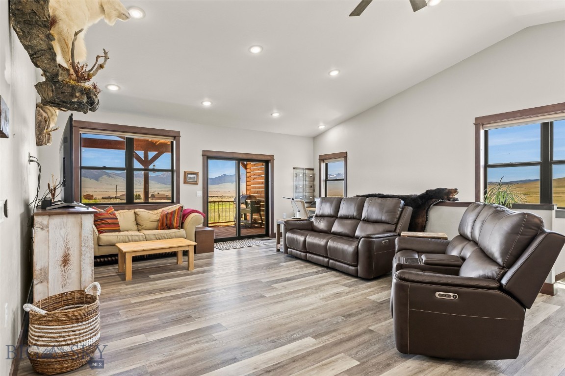 Shining Mountain Unit II - Residential