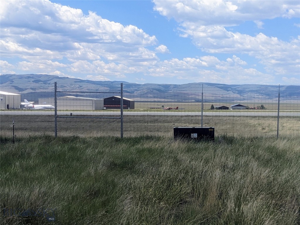 Shining Mountain Airpark - Land