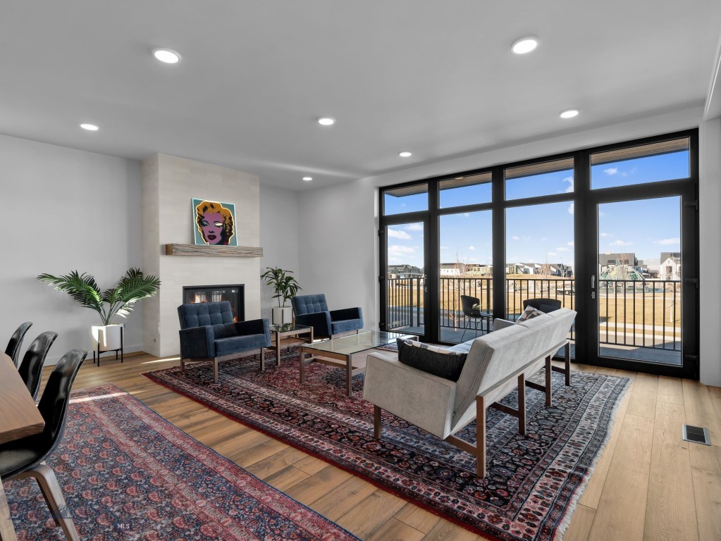 Gran Cielo - Residential