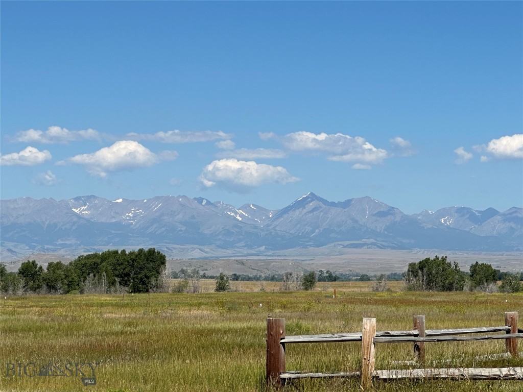 Yellowstone Meadows - Land