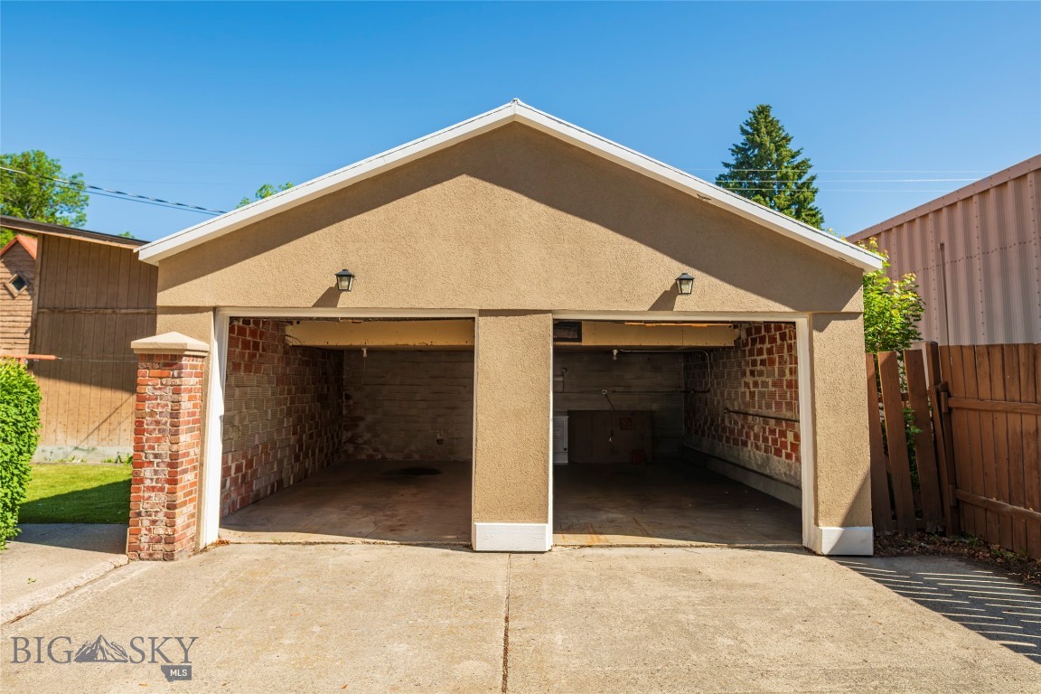 Tracys Additions - Commercial Sale