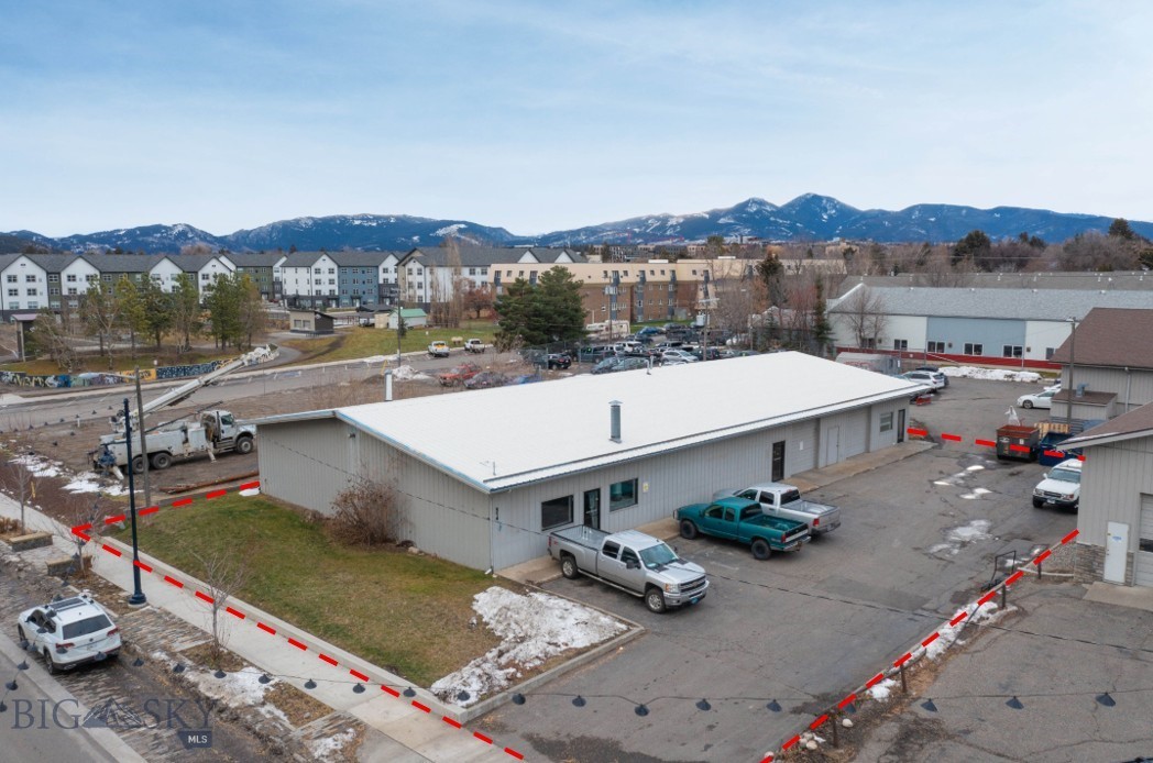 514 W Aspen is a ±6,960 SF warehouse-style commercial space located just off the highly trafficked North 7th Ave corridor. The building features a predominantly open floor plan with strong functional utility, including two (2) 10' overhead roll-up doors, six (6) exterior access points, a dedicated office/reception area, and a restroom. The property is supported by seven (7) dedicated on-site parking stalls and benefits from excellent proximity to interstate access and Downtown Bozeman, providing efficient connectivity for both employees and customers.Zoned B-2M, the property is well-suited for a wide range of uses.

This offering presents a rare opportunity to lease a functional warehouse space in a central Bozeman location with zoning that supports a broad range of uses.