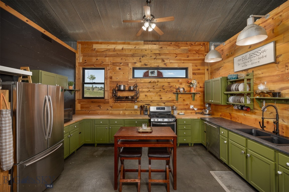 Ponderosa Pines - Residential