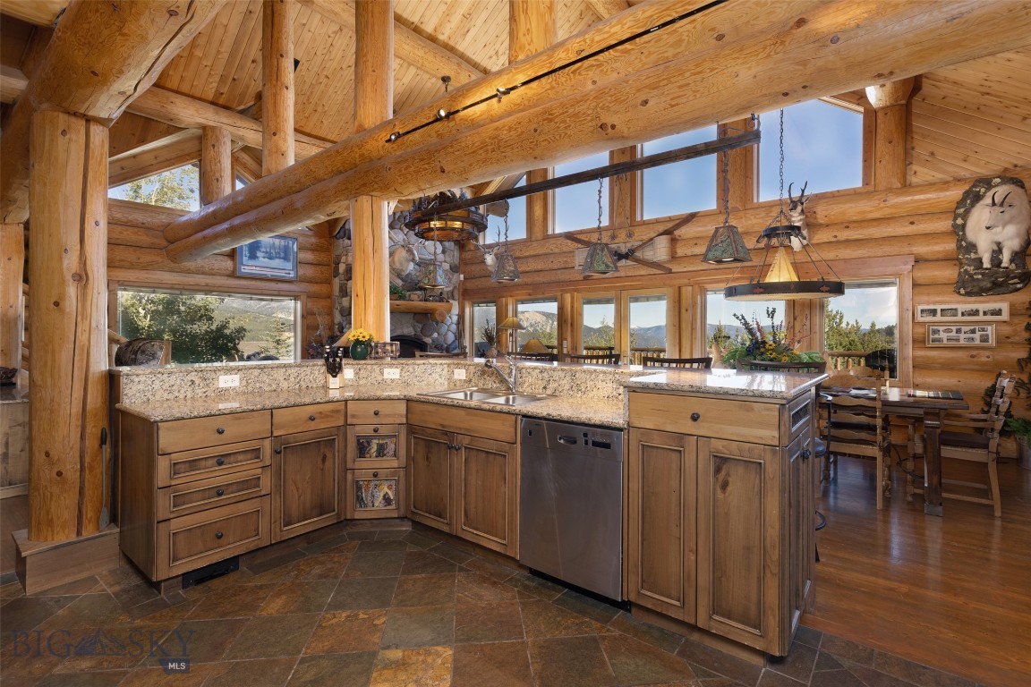 Diamond Hitch Of Ski Moonlight - Residential