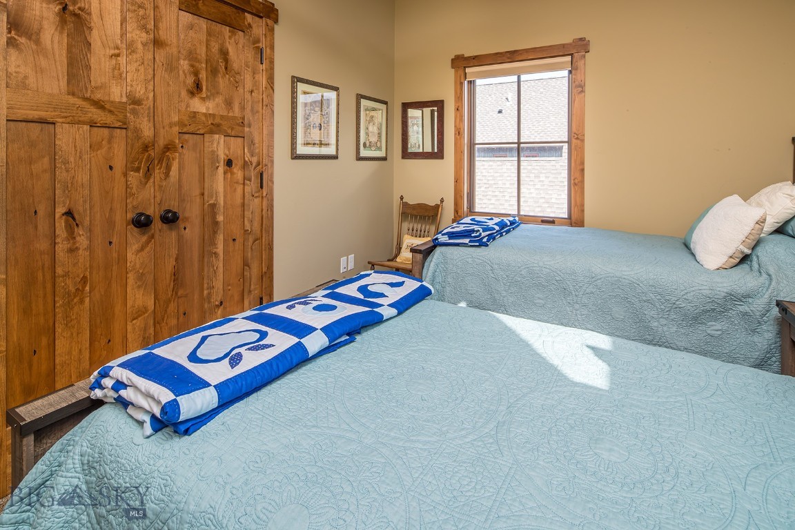 Essentia Condo - Residential