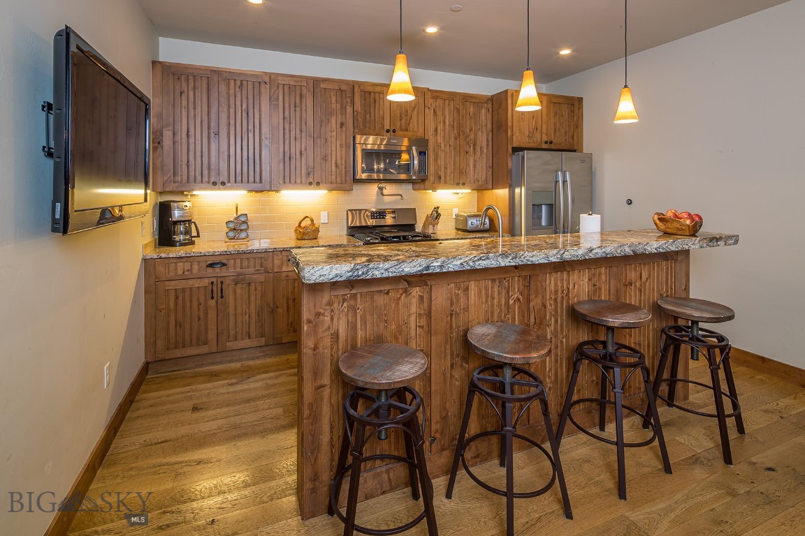 Essentia Condo - Residential
