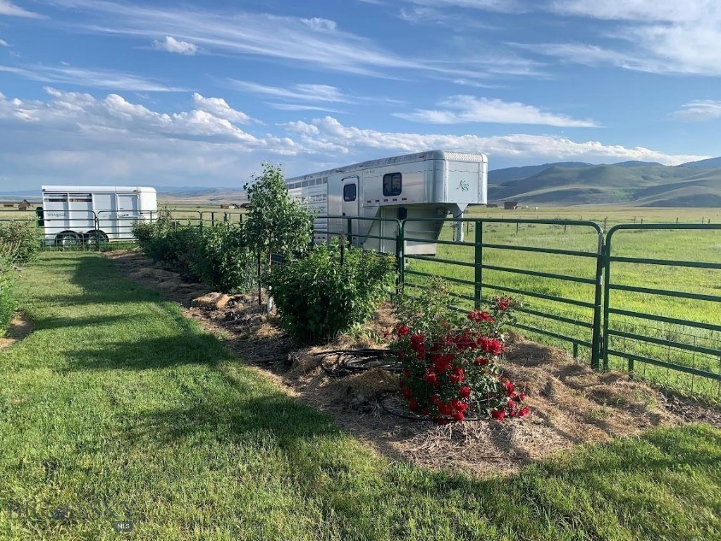 Shining Mountain West - Residential